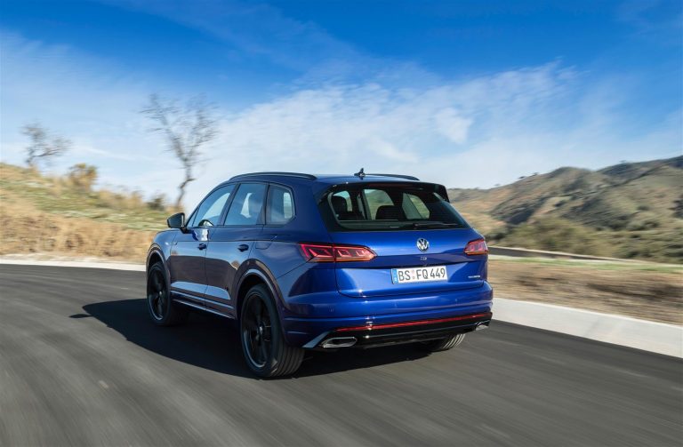 Volkswagen Touareg R: immagini ufficiali