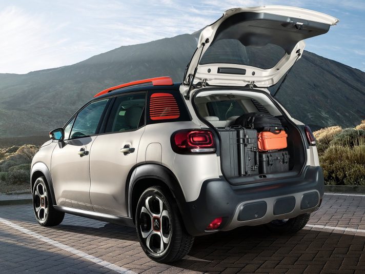 Citroen C3 AirCross BlueHDi 120 EAT6: immagini ufficiali
