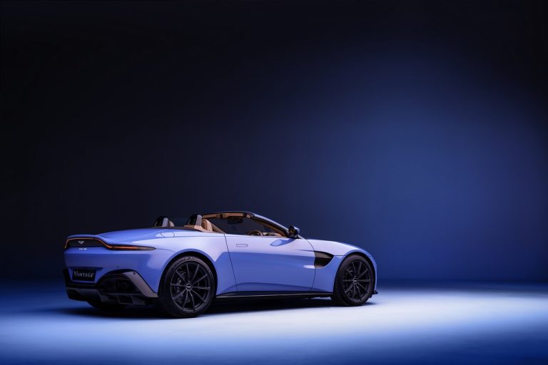 Aston Martin Vantage Roadster 2020: immagini ufficiali