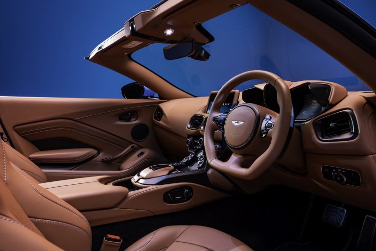 Aston Martin Vantage Roadster 2020: immagini ufficiali