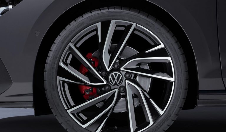 Volkswagen Golf GTD: immagini ufficiali