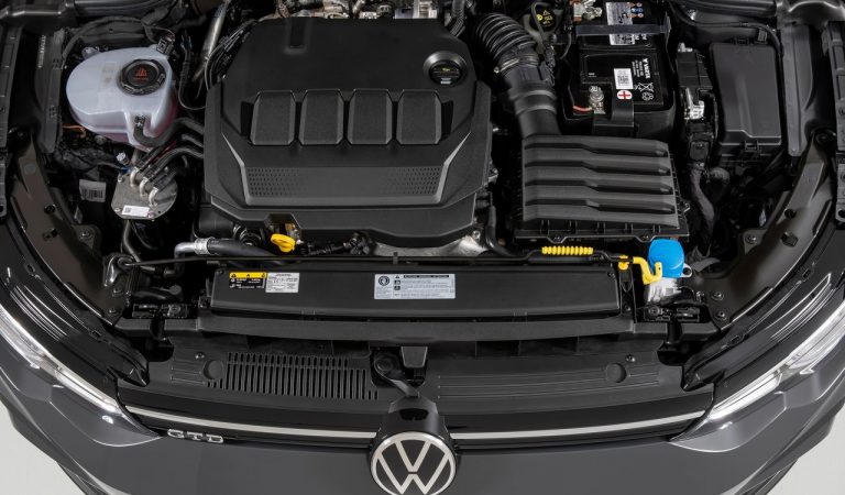 Volkswagen Golf GTD: immagini ufficiali