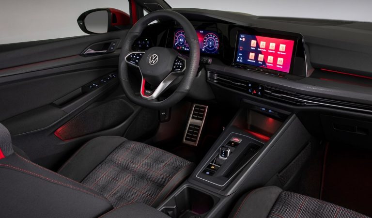 Volkswagen Golf GTI: immagini ufficiali