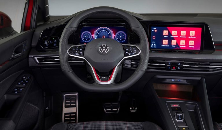 Volkswagen Golf GTI: immagini ufficiali