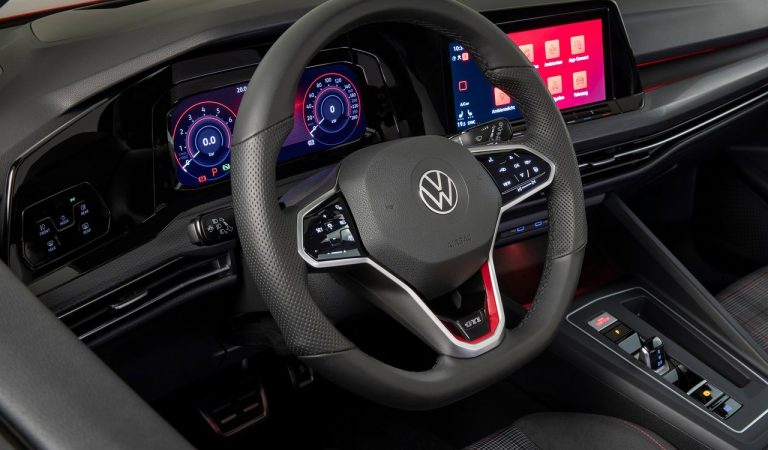 Volkswagen Golf GTI: immagini ufficiali