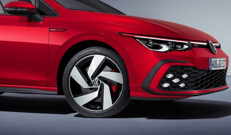 Volkswagen Golf GTI: immagini ufficiali