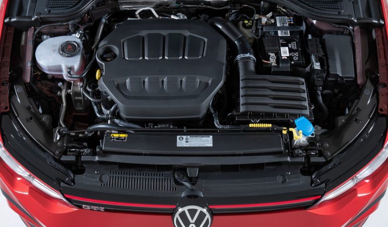 Volkswagen Golf GTI: immagini ufficiali