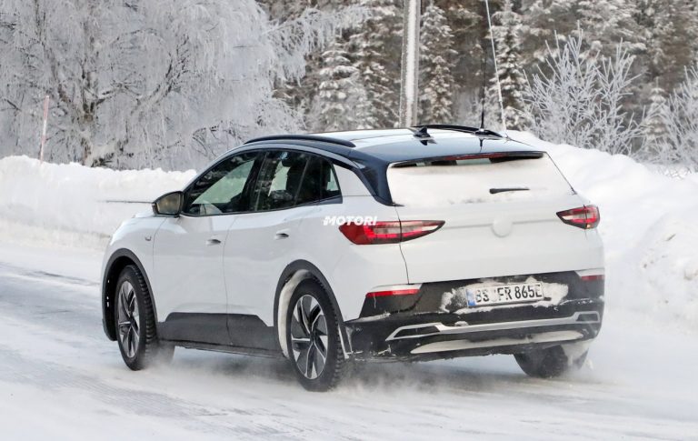 Volkswagen ID.4: le foto spia