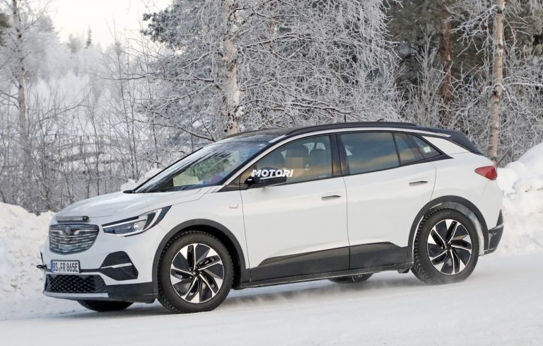 Volkswagen ID.4: le foto spia