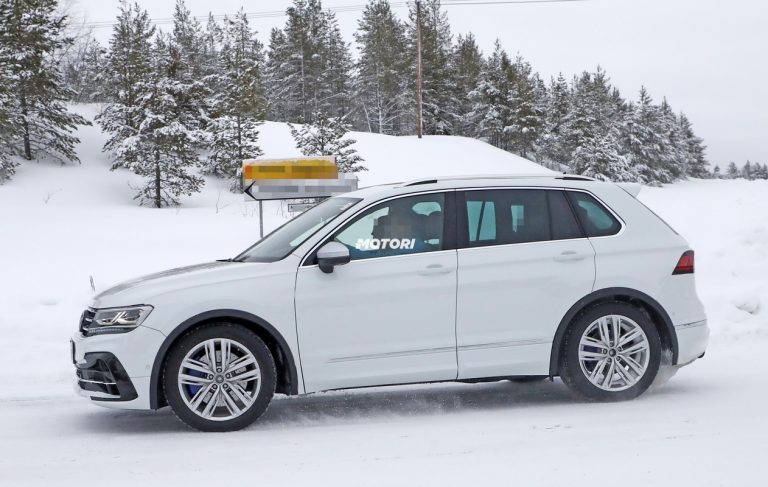 Volkswagen Tiguan R: le foto spia