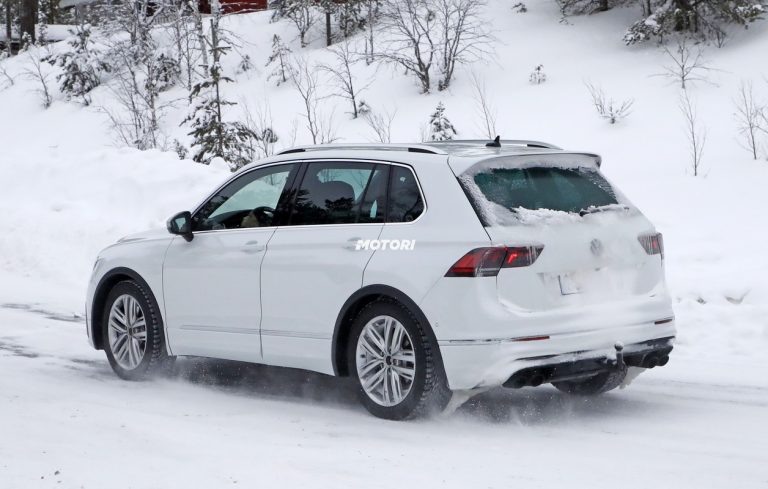 Volkswagen Tiguan R: le foto spia