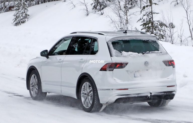 Volkswagen Tiguan R: le foto spia