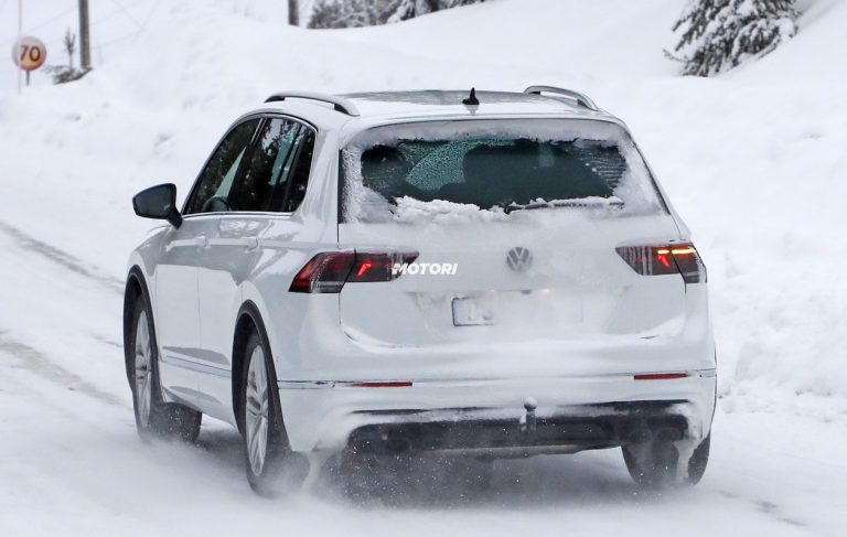 Volkswagen Tiguan R: le foto spia