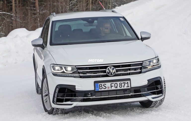 Volkswagen Tiguan R: le foto spia