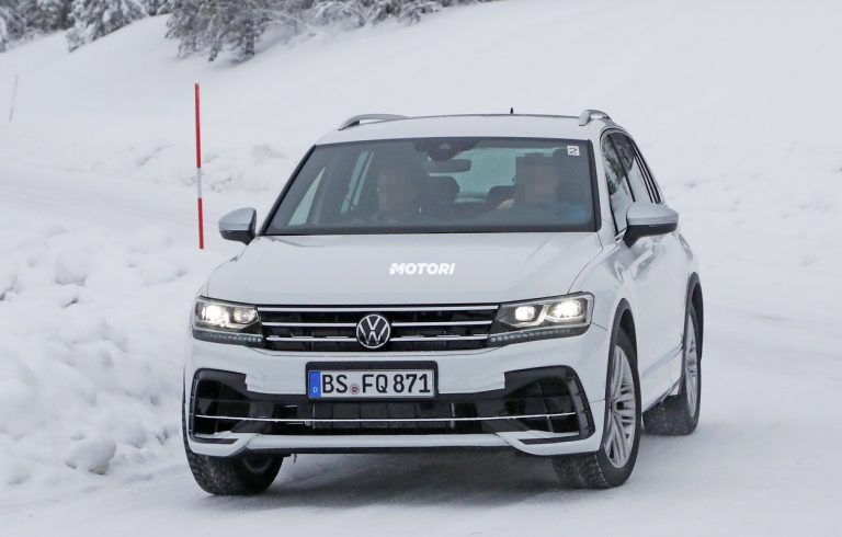 Volkswagen Tiguan R: le foto spia