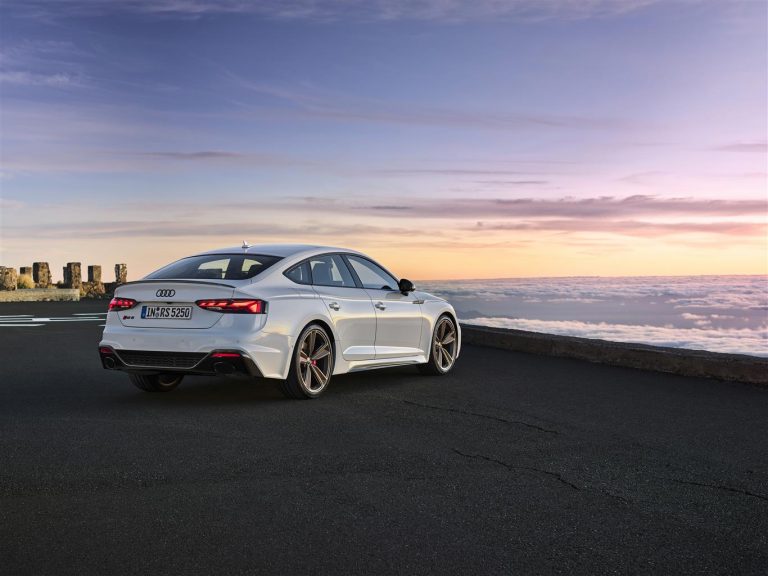 Audi RS 5 Coupé e Audi RS 5 Sportback: nuove immagini ufficiali