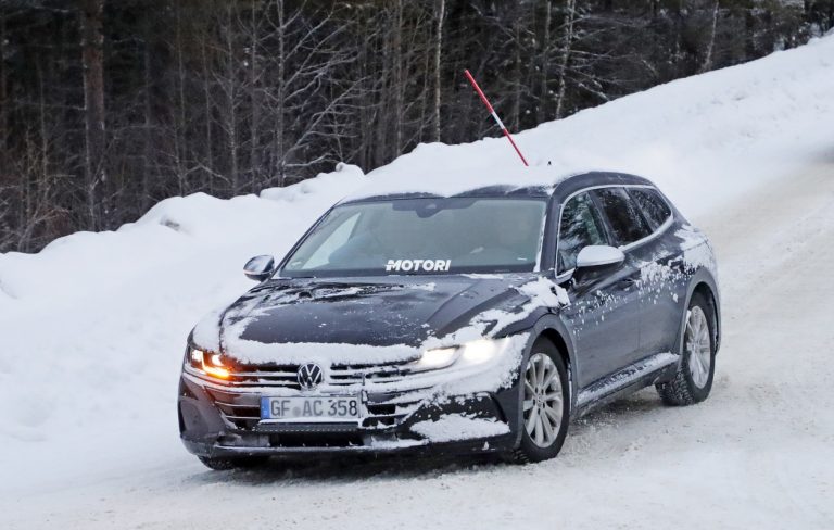 Volkswagen Arteon Shooting Brake: le foto spia