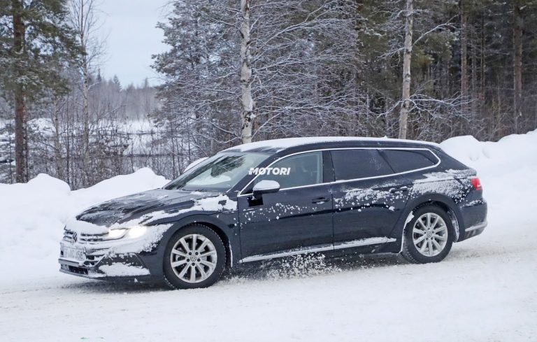 Volkswagen Arteon Shooting Brake: le foto spia