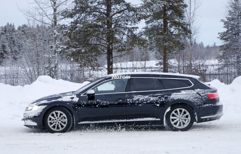 Volkswagen Arteon Shooting Brake: le foto spia