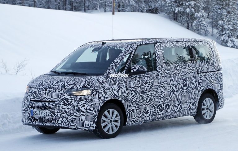 Volkswagen T7: le foto spia