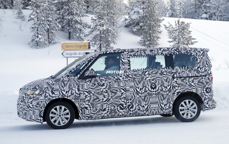 Volkswagen T7: le foto spia