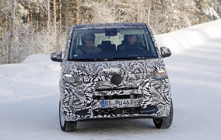 Volkswagen T7: le foto spia