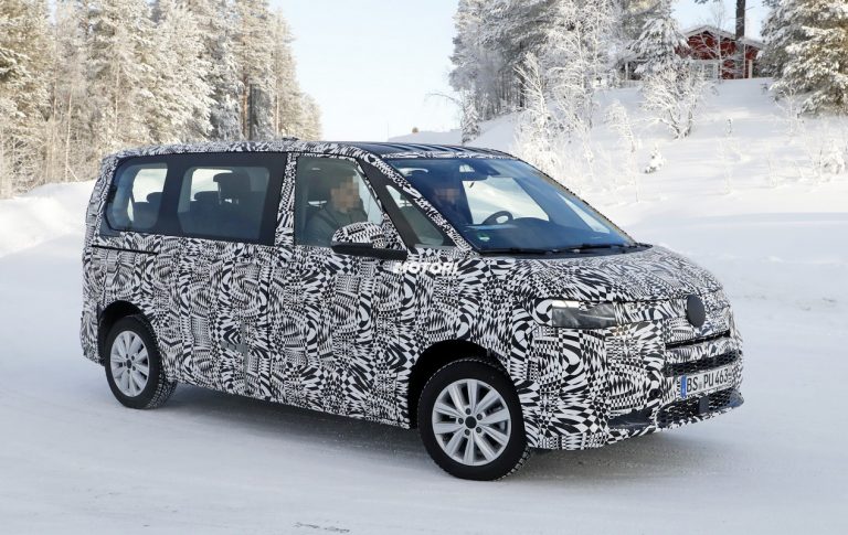 Volkswagen T7: le foto spia