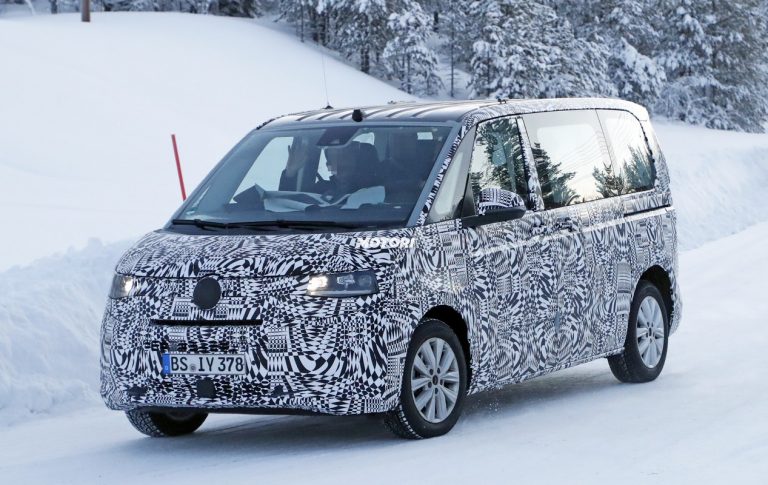 Volkswagen T7: le foto spia