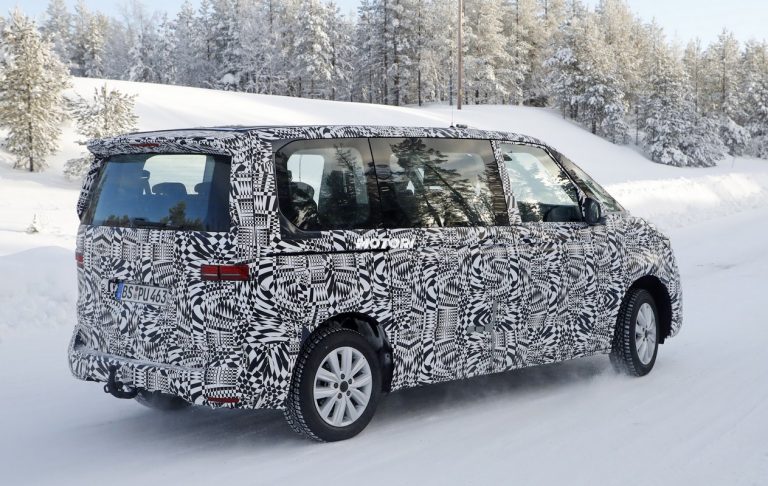Volkswagen T7: le foto spia