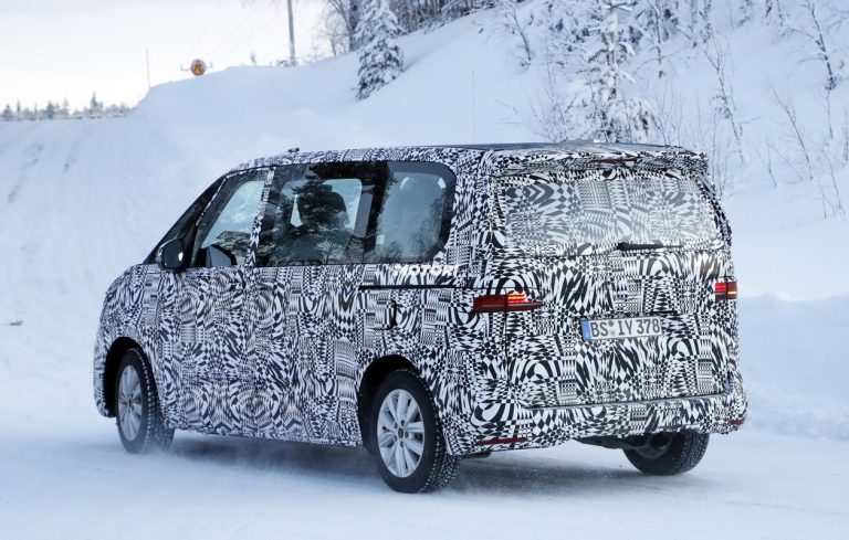 Volkswagen T7: le foto spia