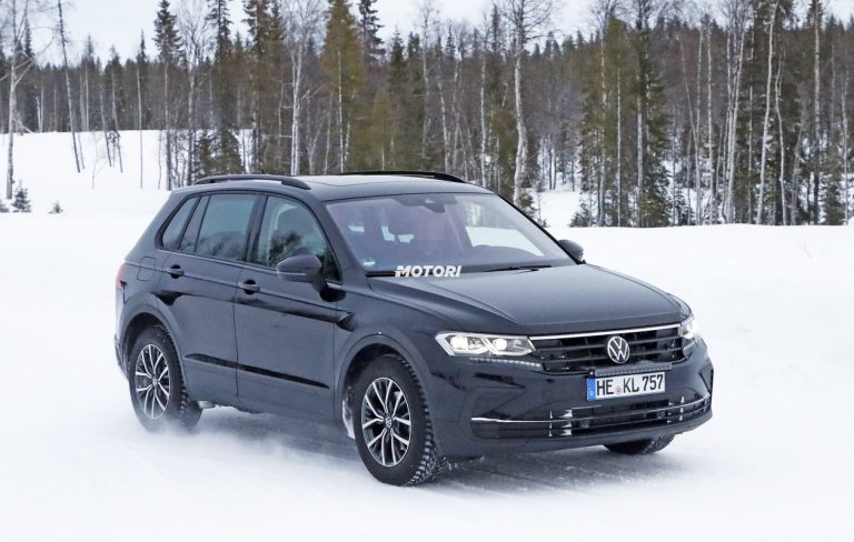Volkswagen Tiguan restyling: le foto spia