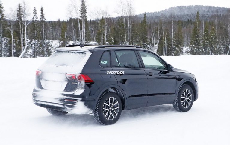 Volkswagen Tiguan restyling: le foto spia