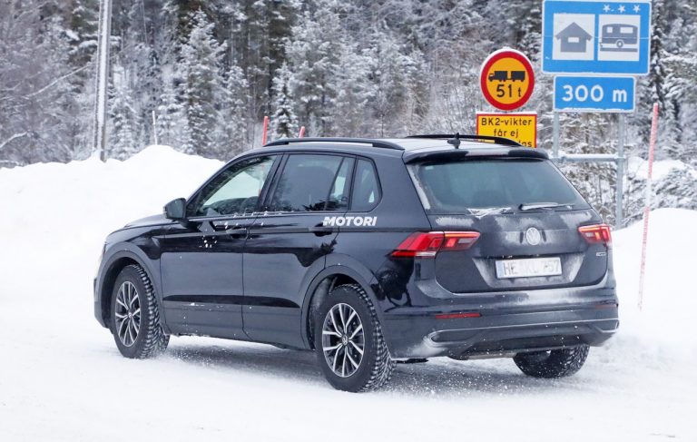 Volkswagen Tiguan restyling: le foto spia