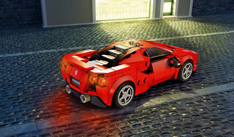 Ferrari F8 Tributo by Lego: immagini ufficiali