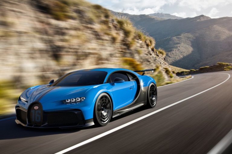 Bugatti Chiron Pur Sport 2020: immagini ufficiali