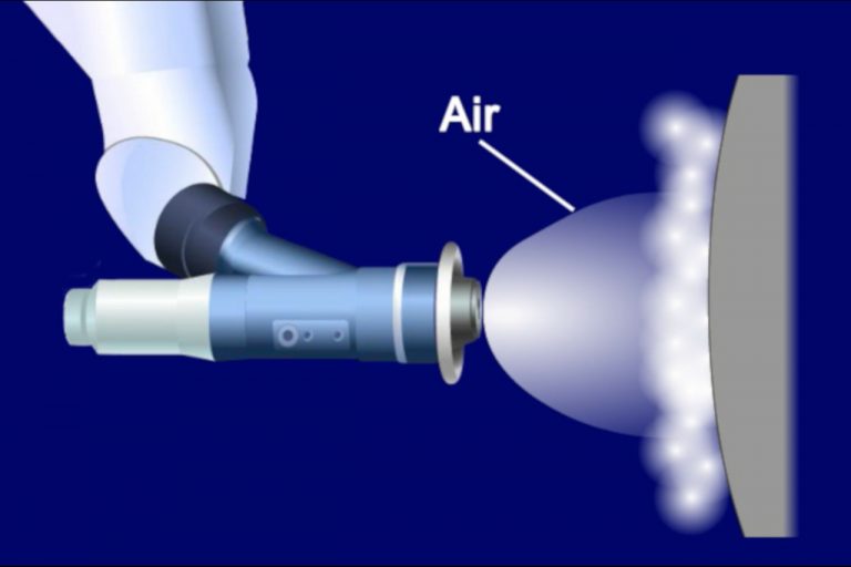 Toyota, nuova tecnologia di verniciatura Airless Paint Atomizer: immagini ufficiali