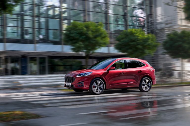 Ford Kuga 2020: immagini ufficiali