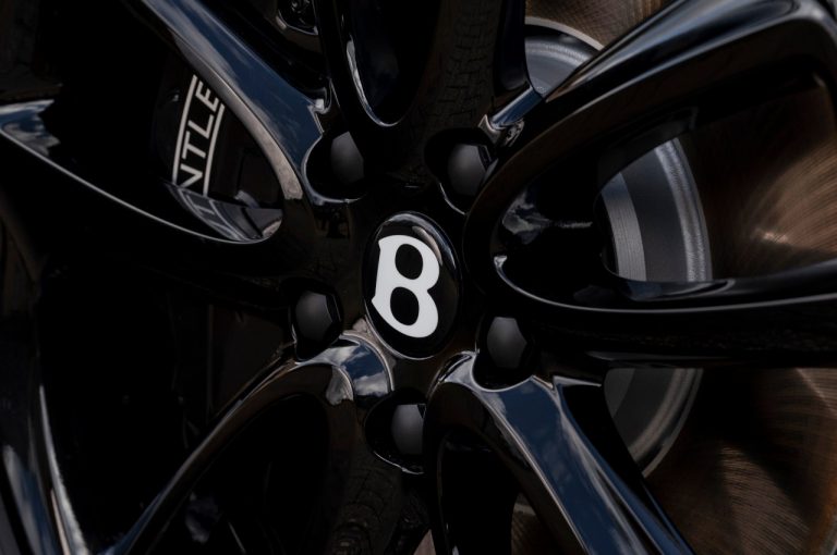 Bentley Continental GT Convertible Equestrian Edition 2020: immagini ufficiali