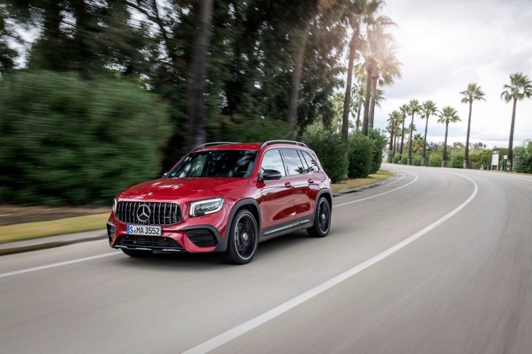 Mercedes-AMG GLB 35 4Matic 2020: immagini ufficiali