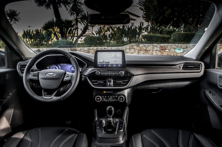 Ford Kuga 2020: immagini ufficiali
