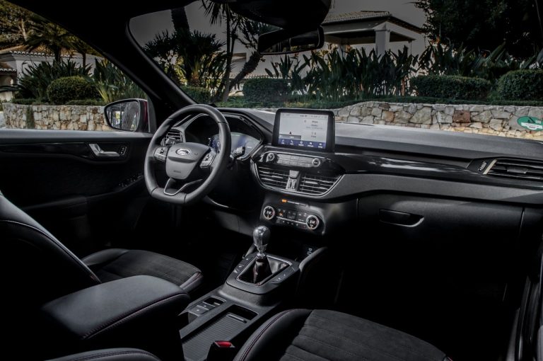 Ford Kuga 2020: immagini ufficiali