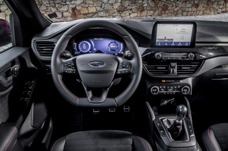 Ford Kuga 2020: immagini ufficiali