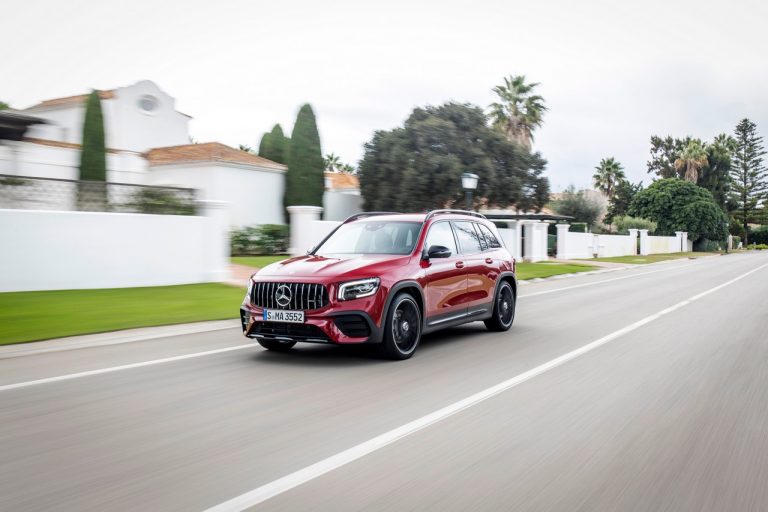 Mercedes-AMG GLB 35 4Matic 2020: immagini ufficiali