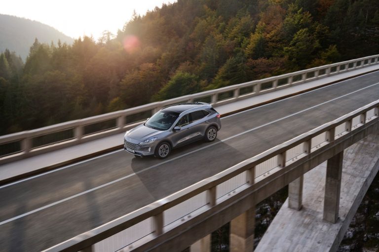 Ford Kuga 2020: immagini ufficiali