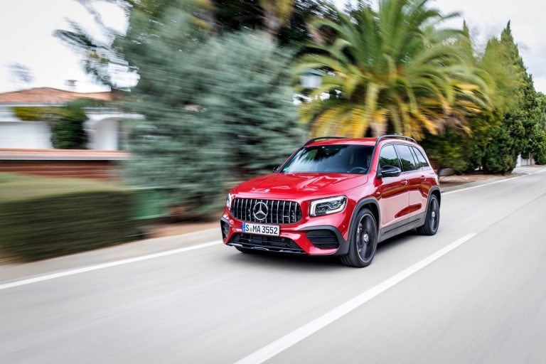 Mercedes-AMG GLB 35 4Matic 2020: immagini ufficiali