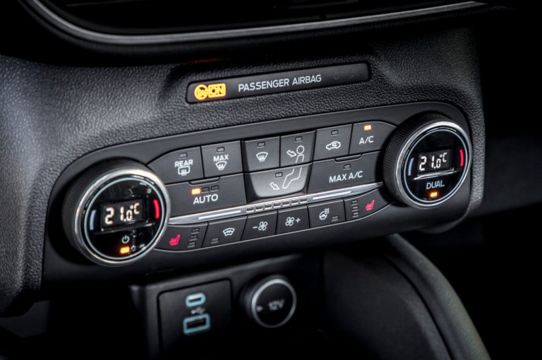 Ford Kuga 2020: immagini ufficiali