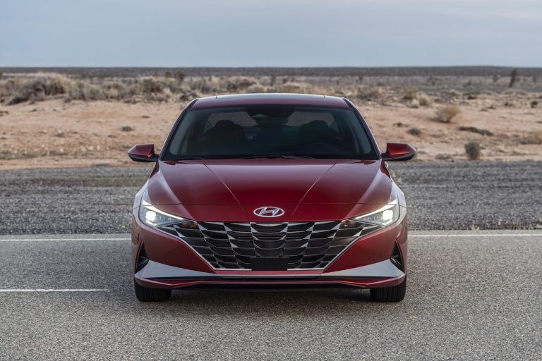 Hyundai Elantra 2021: immagini ufficiali