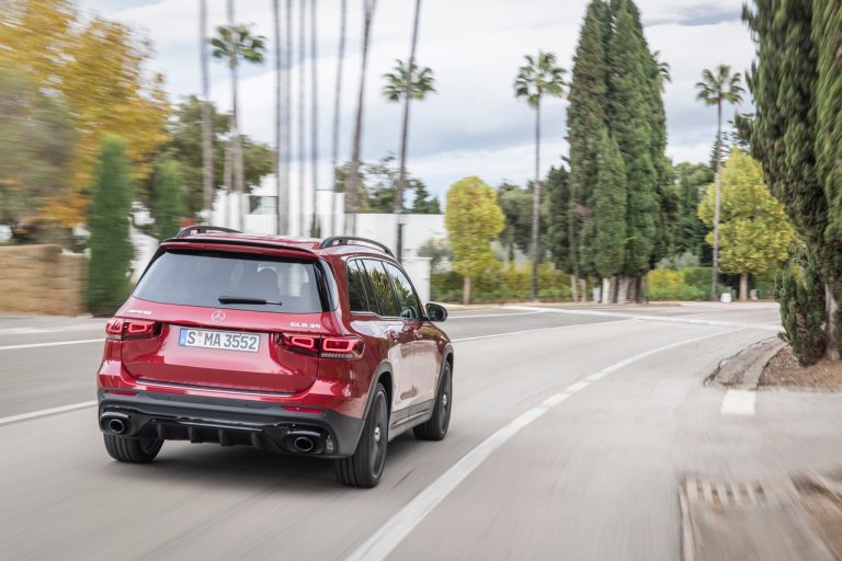 Mercedes-AMG GLB 35 4Matic 2020: immagini ufficiali