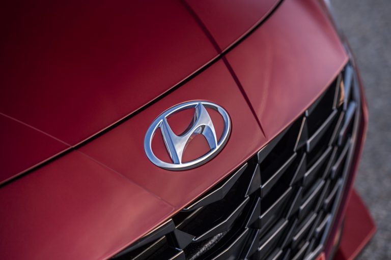 Hyundai Elantra 2021: immagini ufficiali