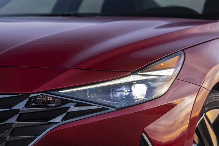 Hyundai Elantra 2021: immagini ufficiali